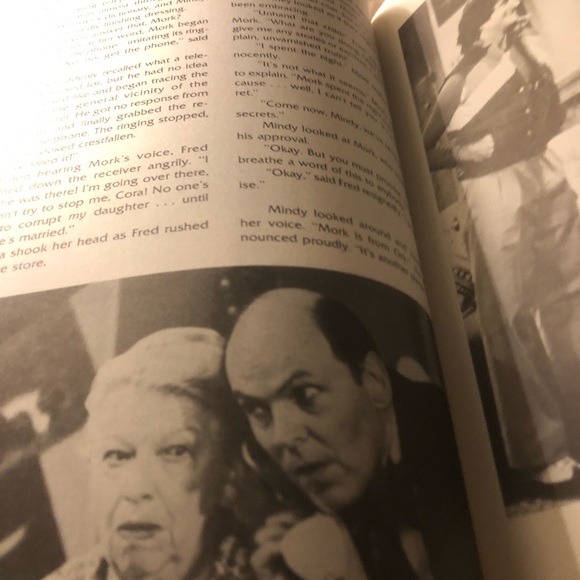 Mork & Mindy Official Scrapbook- 155A $8 or 🦋 - Picture 2 of 5